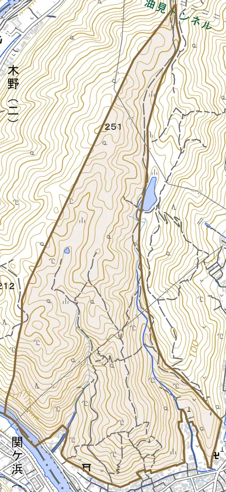 大竹町大竹とその周辺の地図。町の範囲を重ねている