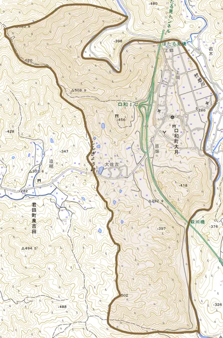 口和町大月とその周辺の地図。町の範囲を重ねている