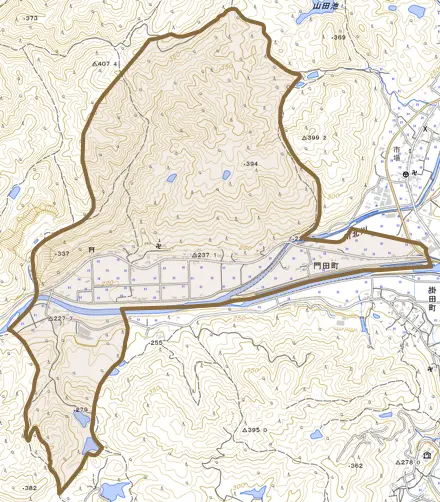 門田町とその周辺の地図。町の範囲を重ねている