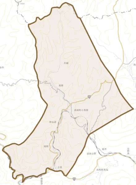 西城町小鳥原とその周辺の地図。町の範囲を重ねている