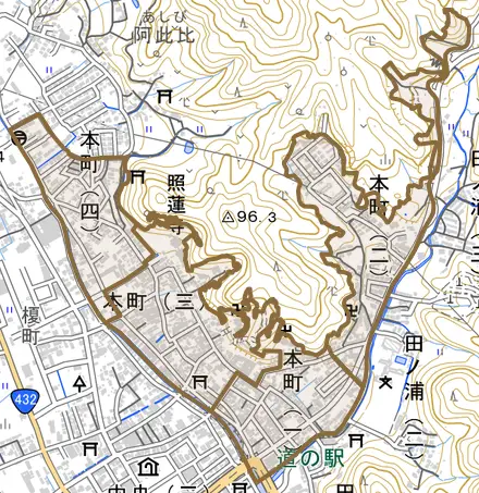 本町とその周辺の地図。町の範囲を重ねている