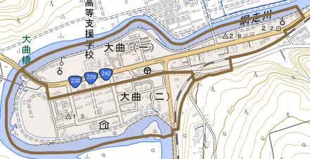大曲とその周辺の地図。町の範囲を重ねている