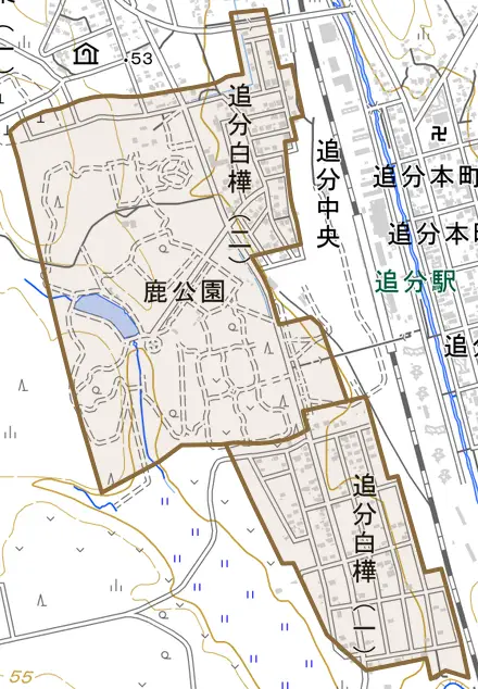 追分白樺とその周辺の地図。町の範囲を重ねている