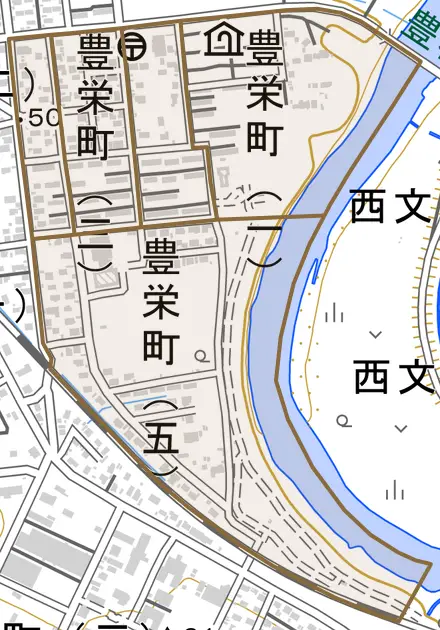 豊栄町とその周辺の地図。町の範囲を重ねている