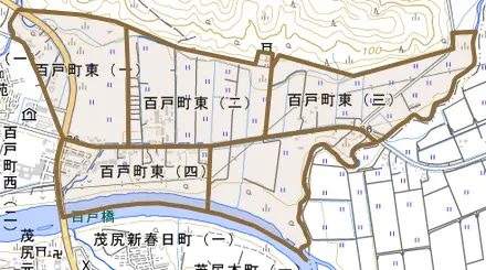 百戸町東とその周辺の地図。町の範囲を重ねている