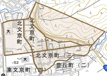 北文京町とその周辺の地図。町の範囲を重ねている