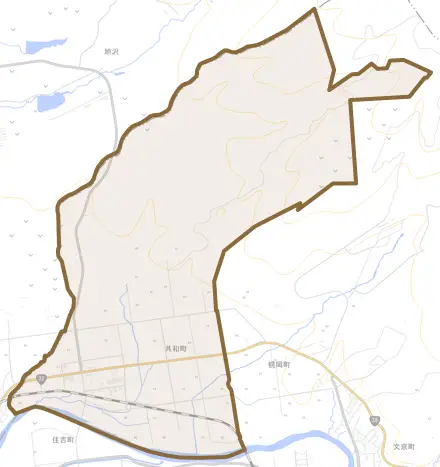 共和町とその周辺の地図。町の範囲を重ねている