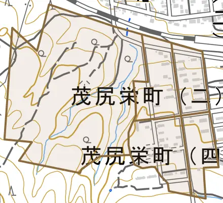 茂尻栄町とその周辺の地図。町の範囲を重ねている