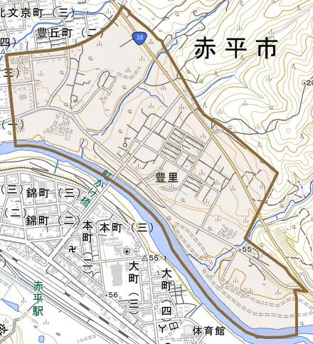 字豊里とその周辺の地図。町の範囲を重ねている