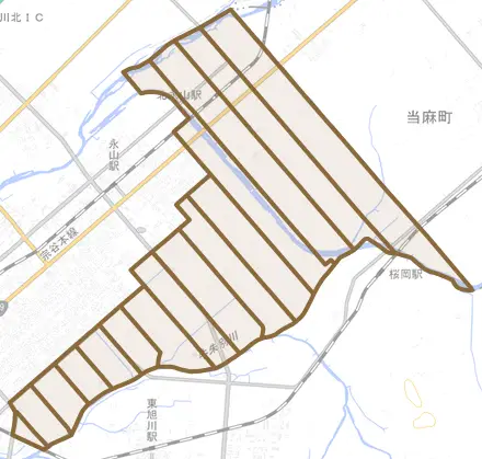 永山町とその周辺の地図。町の範囲を重ねている