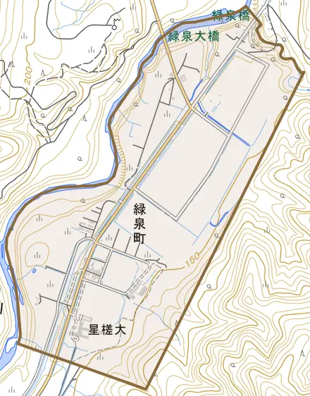 緑泉町とその周辺の地図。町の範囲を重ねている