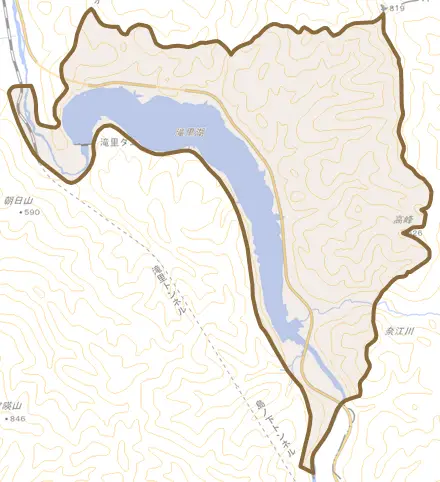 滝里町とその周辺の地図。町の範囲を重ねている