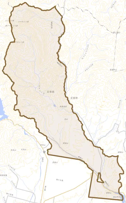 芽登とその周辺の地図。町の範囲を重ねている