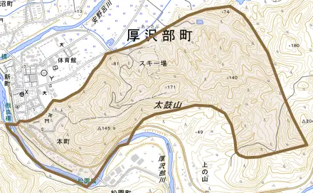 本町とその周辺の地図。町の範囲を重ねている