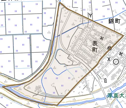 表町とその周辺の地図。町の範囲を重ねている