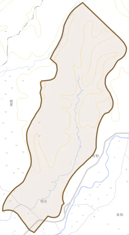 字桜丘とその周辺の地図。町の範囲を重ねている