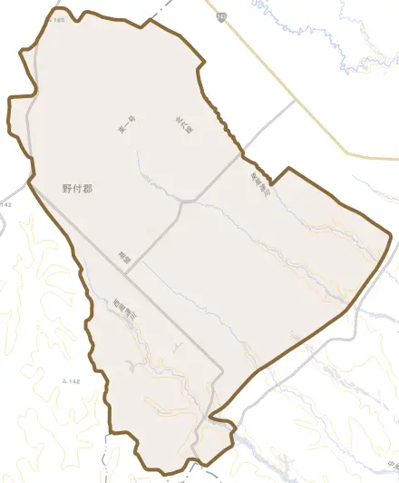 泉川とその周辺の地図。町の範囲を重ねている