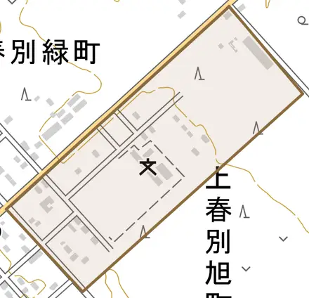 上春別旭町とその周辺の地図。町の範囲を重ねている