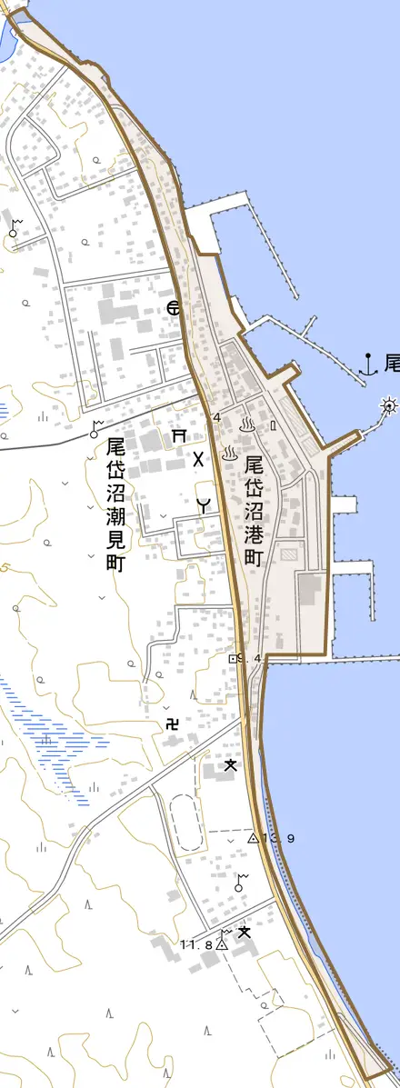 尾岱沼港町とその周辺の地図。町の範囲を重ねている