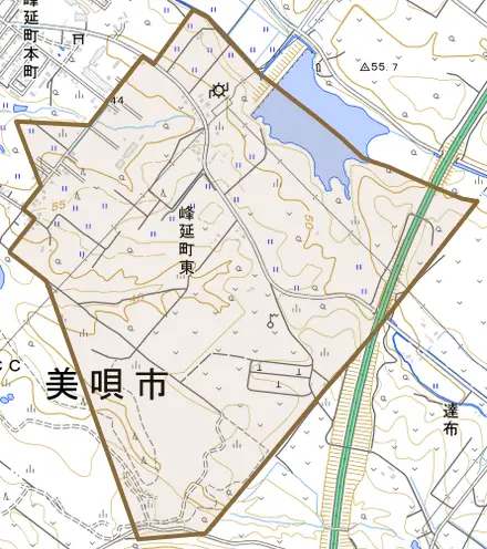 峰延町東とその周辺の地図。町の範囲を重ねている