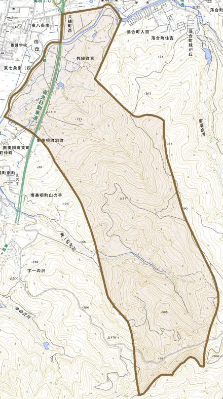 共練町とその周辺の地図。町の範囲を重ねている