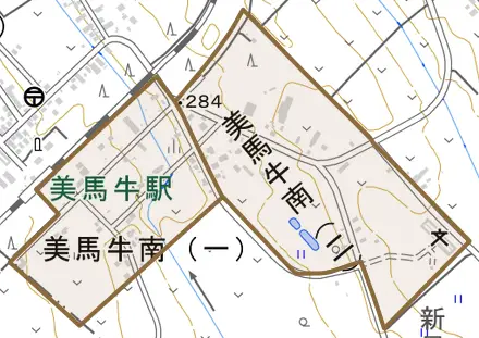 美馬牛南とその周辺の地図。町の範囲を重ねている