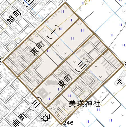 東町とその周辺の地図。町の範囲を重ねている