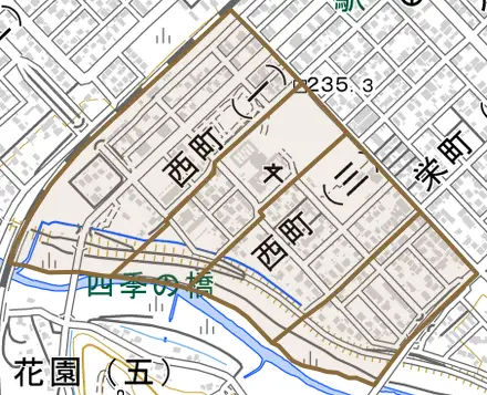 西町とその周辺の地図。町の範囲を重ねている