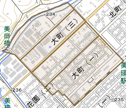 大町とその周辺の地図。町の範囲を重ねている