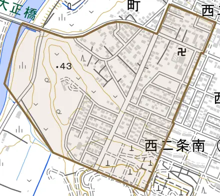 字元町とその周辺の地図。町の範囲を重ねている