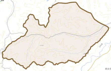 字栄森とその周辺の地図。町の範囲を重ねている