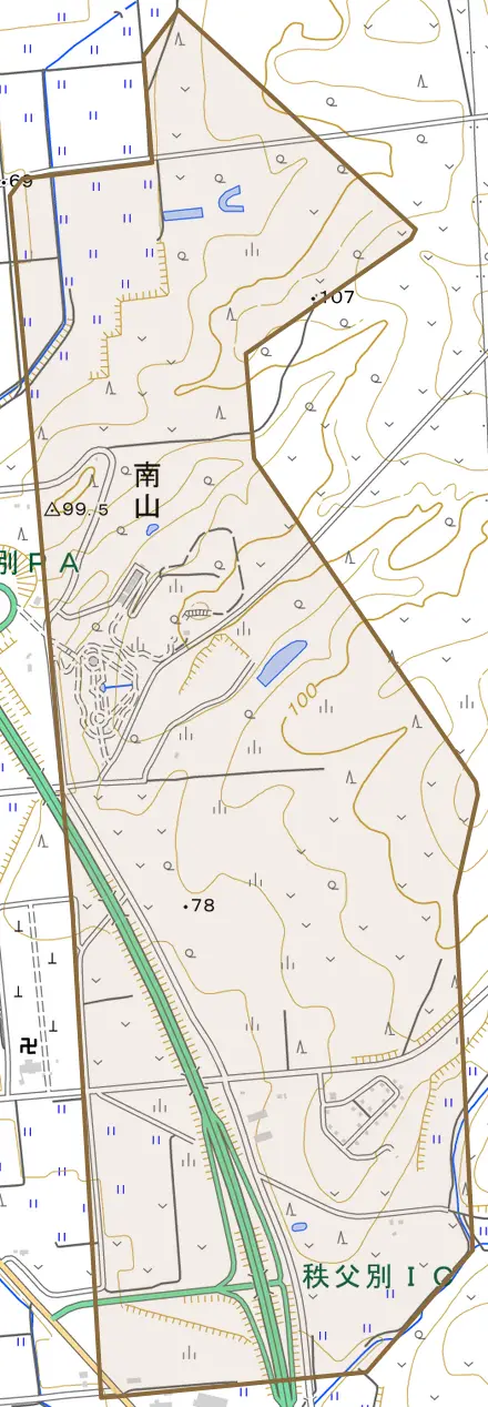 字南山とその周辺の地図。町の範囲を重ねている