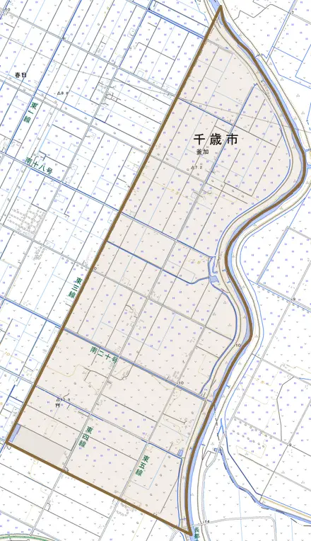 釜加とその周辺の地図。町の範囲を重ねている