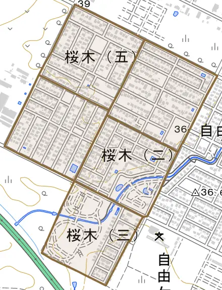 桜木とその周辺の地図。町の範囲を重ねている