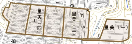 里美とその周辺の地図。町の範囲を重ねている