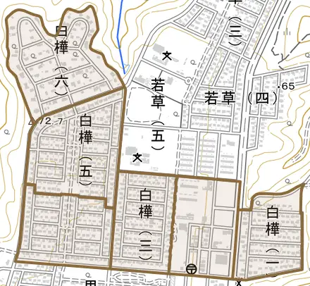 白樺とその周辺の地図。町の範囲を重ねている