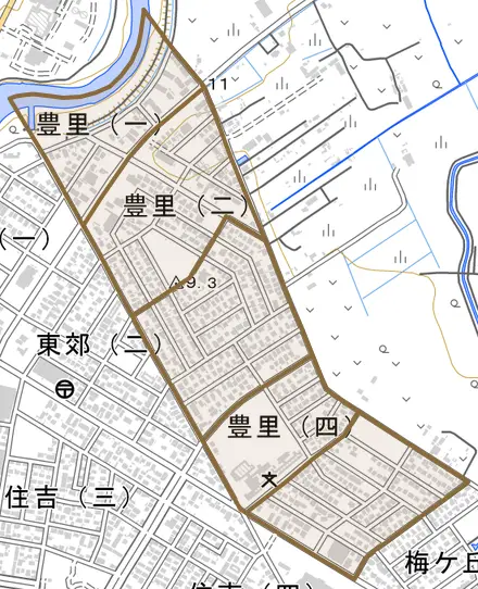 豊里とその周辺の地図。町の範囲を重ねている
