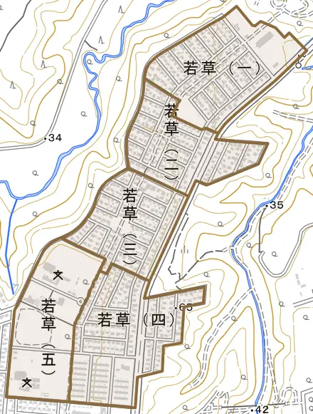若草とその周辺の地図。町の範囲を重ねている