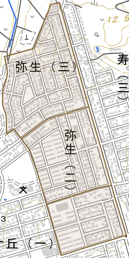 弥生とその周辺の地図。町の範囲を重ねている