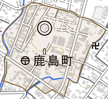 鹿島町とその周辺の地図。町の範囲を重ねている