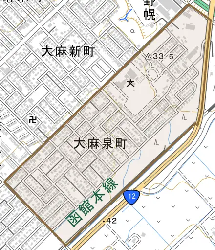 大麻泉町とその周辺の地図。町の範囲を重ねている