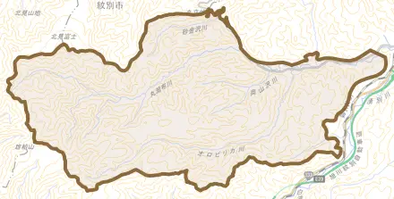 丸瀬布上丸とその周辺の地図。町の範囲を重ねている