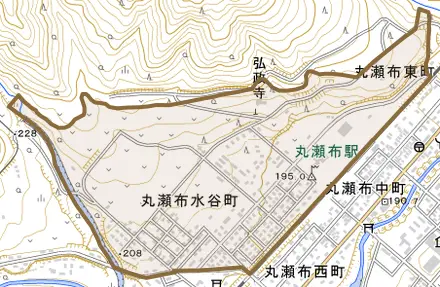 丸瀬布水谷町とその周辺の地図。町の範囲を重ねている