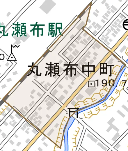 丸瀬布中町とその周辺の地図。町の範囲を重ねている