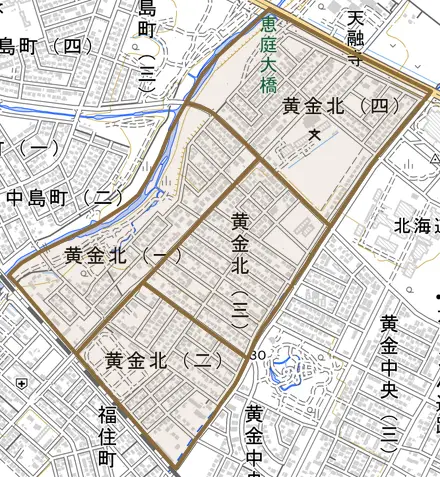 黄金北とその周辺の地図。町の範囲を重ねている