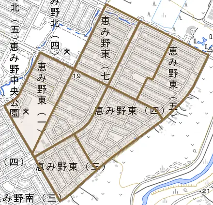 恵み野東とその周辺の地図。町の範囲を重ねている