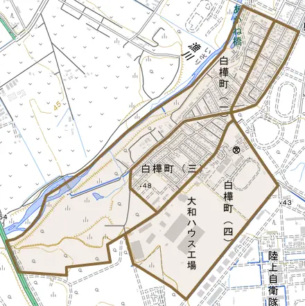 白樺町とその周辺の地図。町の範囲を重ねている