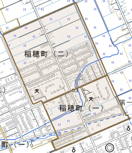 稲穂町とその周辺の地図。町の範囲を重ねている