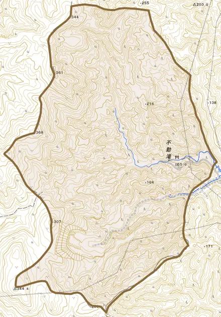 字美山とその周辺の地図。町の範囲を重ねている