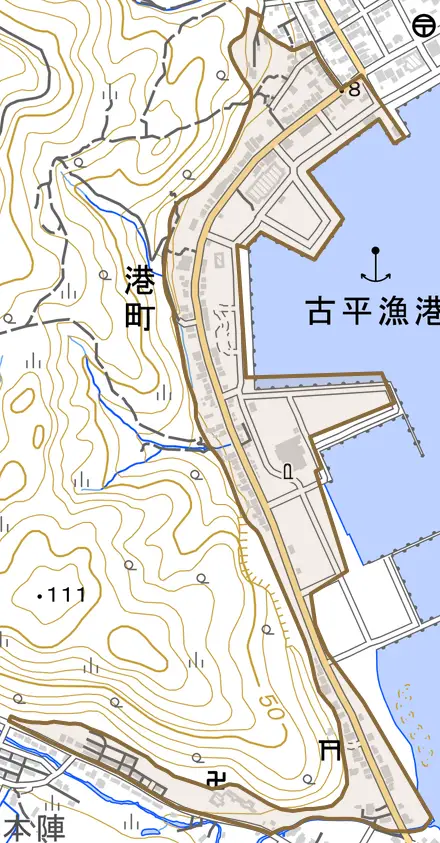 大字港町とその周辺の地図。町の範囲を重ねている